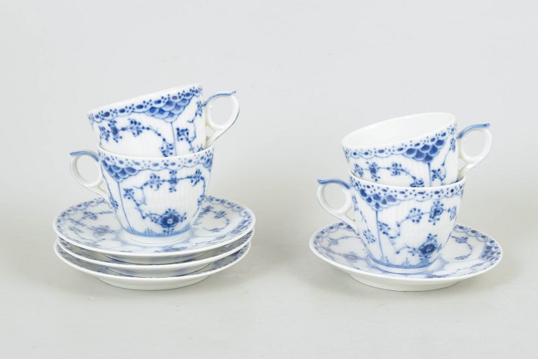 Royal Copenhagen Musselmalet Halvblonde, sæt af fire kaffekopper med underkopper.