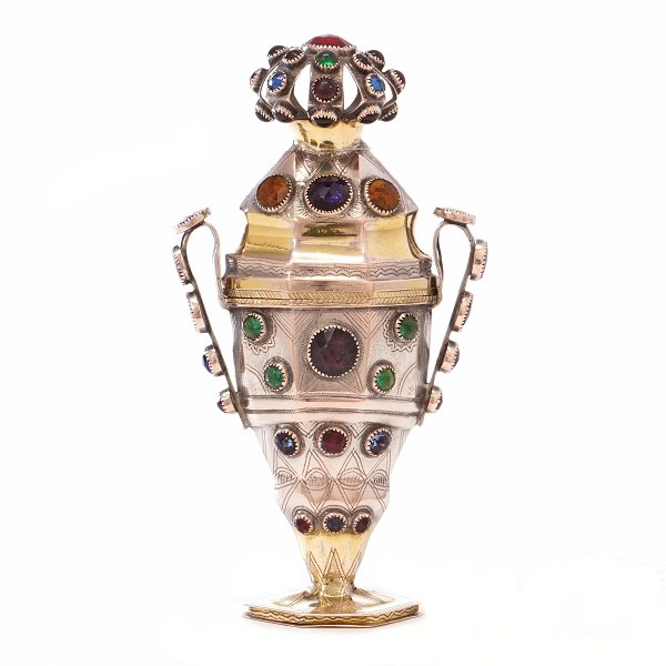 Danish silver vinaigrette by Reimar Diedrich Dethlefsen, Sonderborg, circa 1830. H: 13cm