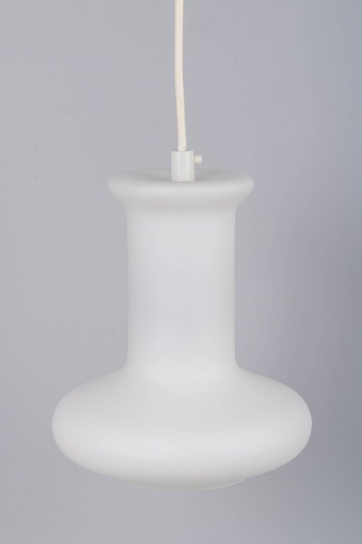 Holmegaard, loftlampe i hvid opalineglas.