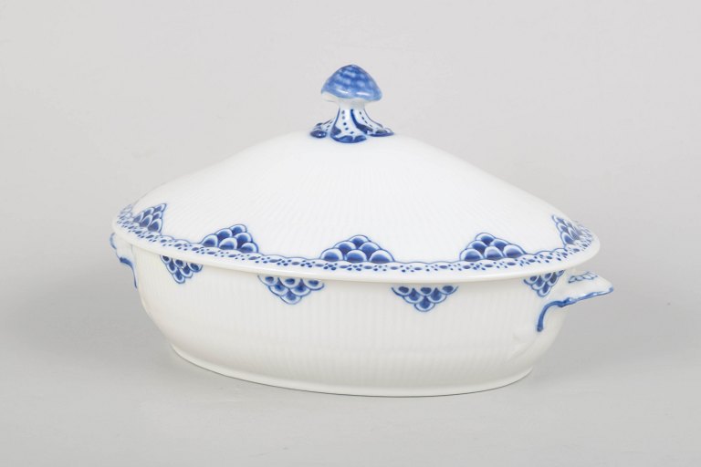 Royal Copenhagen Prinsesse, terrin med låg.