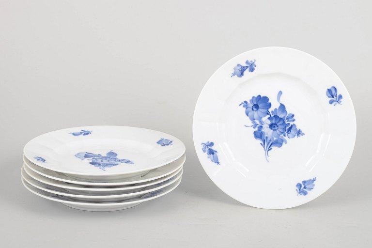 Royal Copenhagen Blå Blomst Kantet, sæt med seks frokosttallerkener.