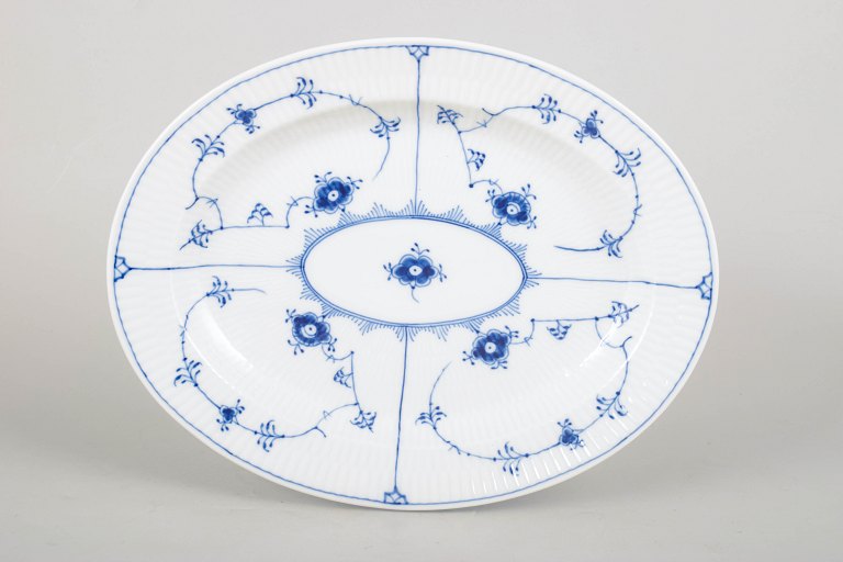 Royal Copenhagen Musselmalet Riflet, ovalt serveringsfad.