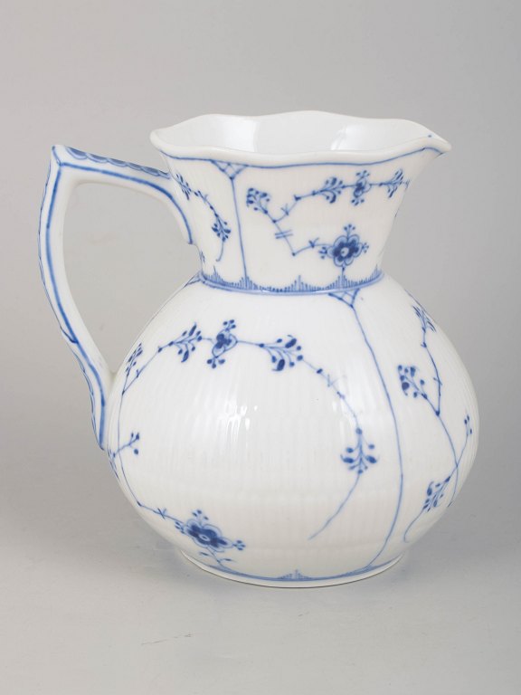 Royal Copenhagen Musselmalet Riflet, sjælden kande.
