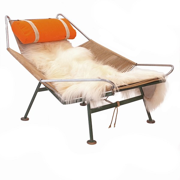 Wegner Flaglinestol. Hans J. Wegner, 1914-2007, Flaglinestolen, tidlig model GE225. Sæde og ryg af flagline. Grønlakeret stel med træsko. Designet af Wegner 1950